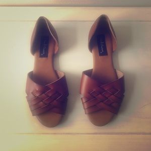 David Aaron woman’s huarache sandal - size 6